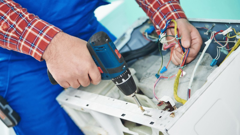 Ahmetli Whirlpool Whirlpool çamaşır makinesi kart tamiri – Su almama arızası orijinal parça ile giderildi. - Teknik servis örneği
